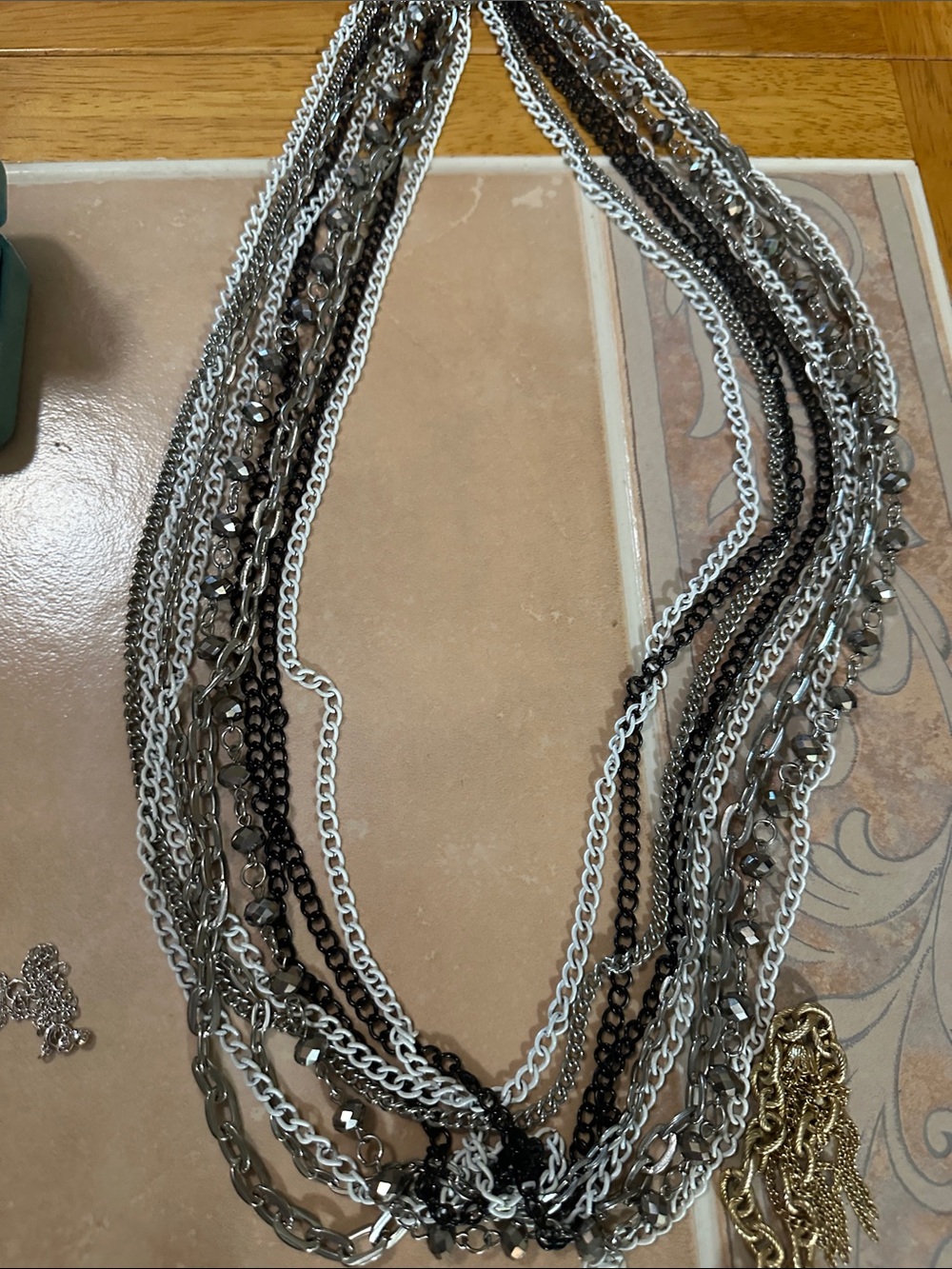 5 lbs! Mixed Costume,plus Jewelry Lot - Multi Color Necklaces & Bracelets - Picture 13 of 17